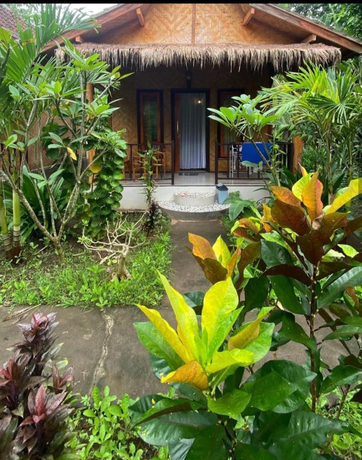 Kubu Artha Bungalow Nusa Penida Ped Exterior foto