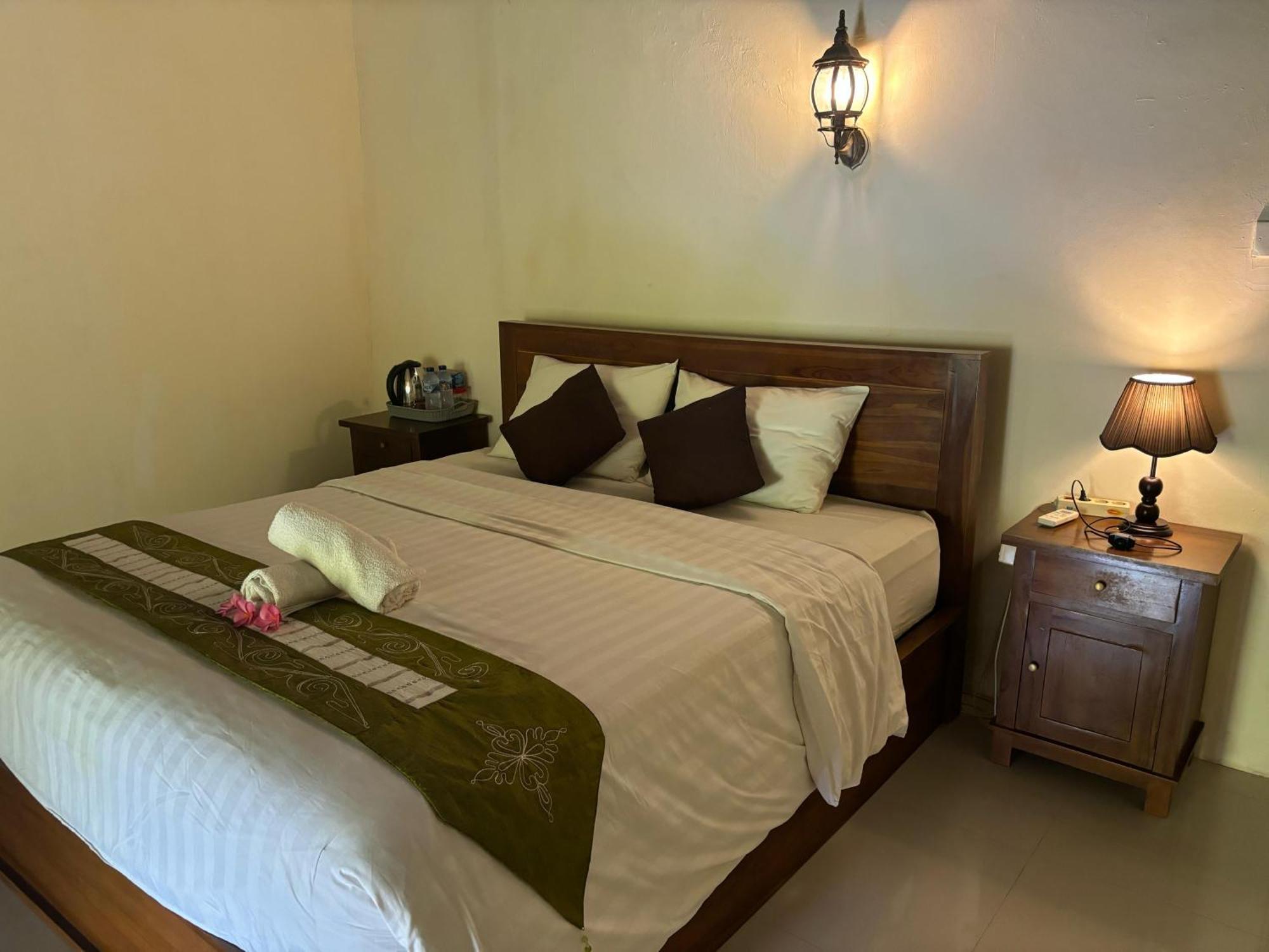 Kubu Artha Bungalow Nusa Penida Ped Exterior foto