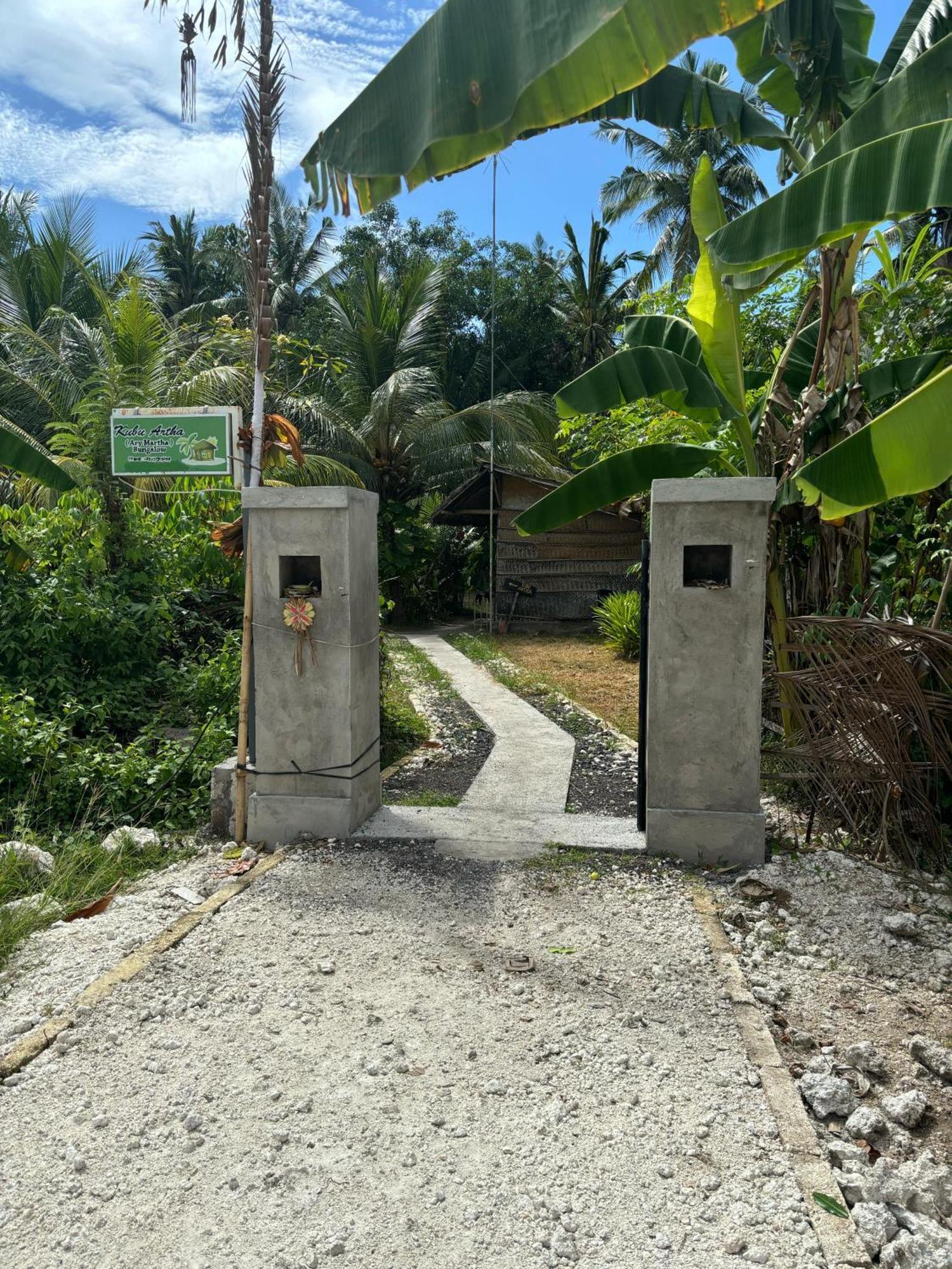 Kubu Artha Bungalow Nusa Penida Ped Exterior foto